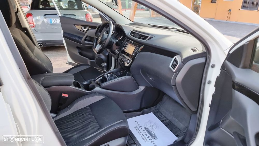 Nissan Qashqai 1.5 dCi N-Connecta - 17