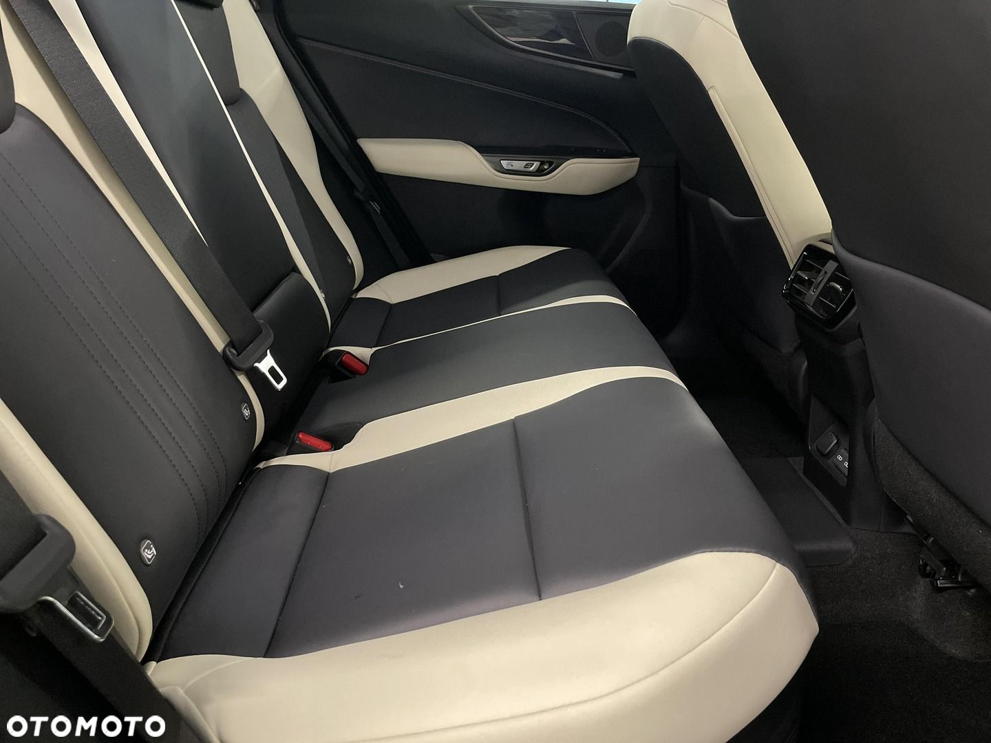 Lexus NX - 16