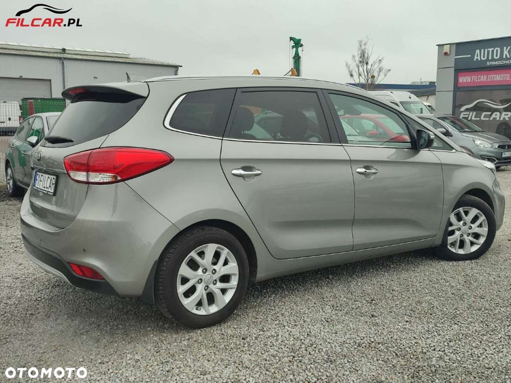 Kia Carens - 24