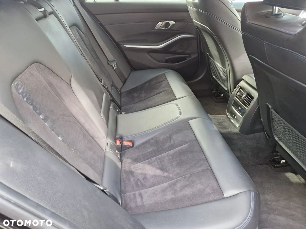 BMW Seria 3 318i M Sport sport - 10