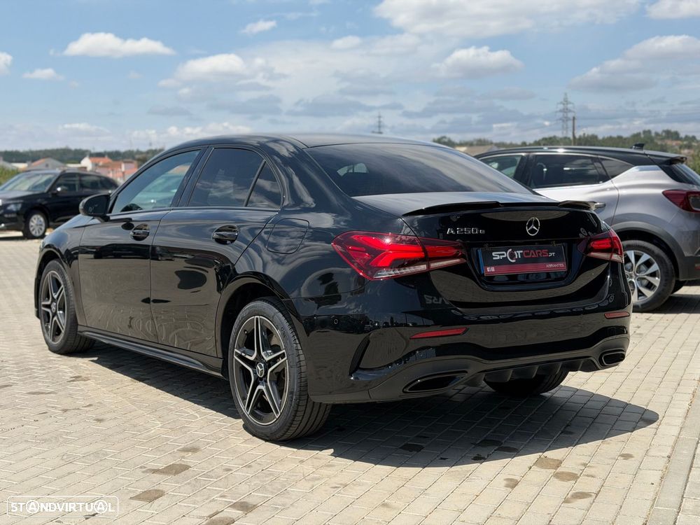 Mercedes-Benz A 250 Limousine e 8G-DCT AMG Line - 3
