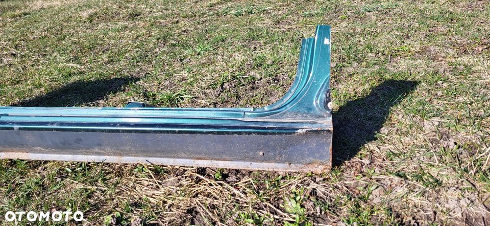 Nissan Terrano II 3D Próg Lewy Prawy - 3