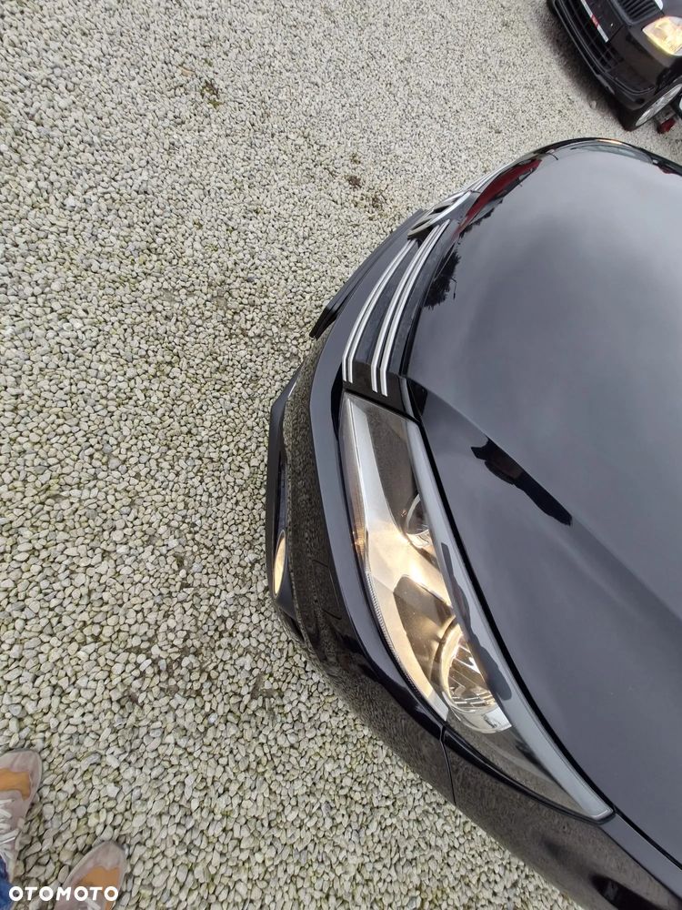 Volkswagen Tiguan - 12