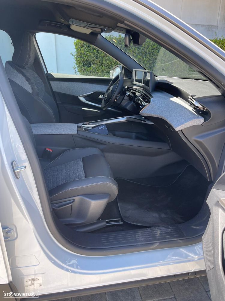 Peugeot 5008 Hybrid 145 e-DSC6 Allure - 30