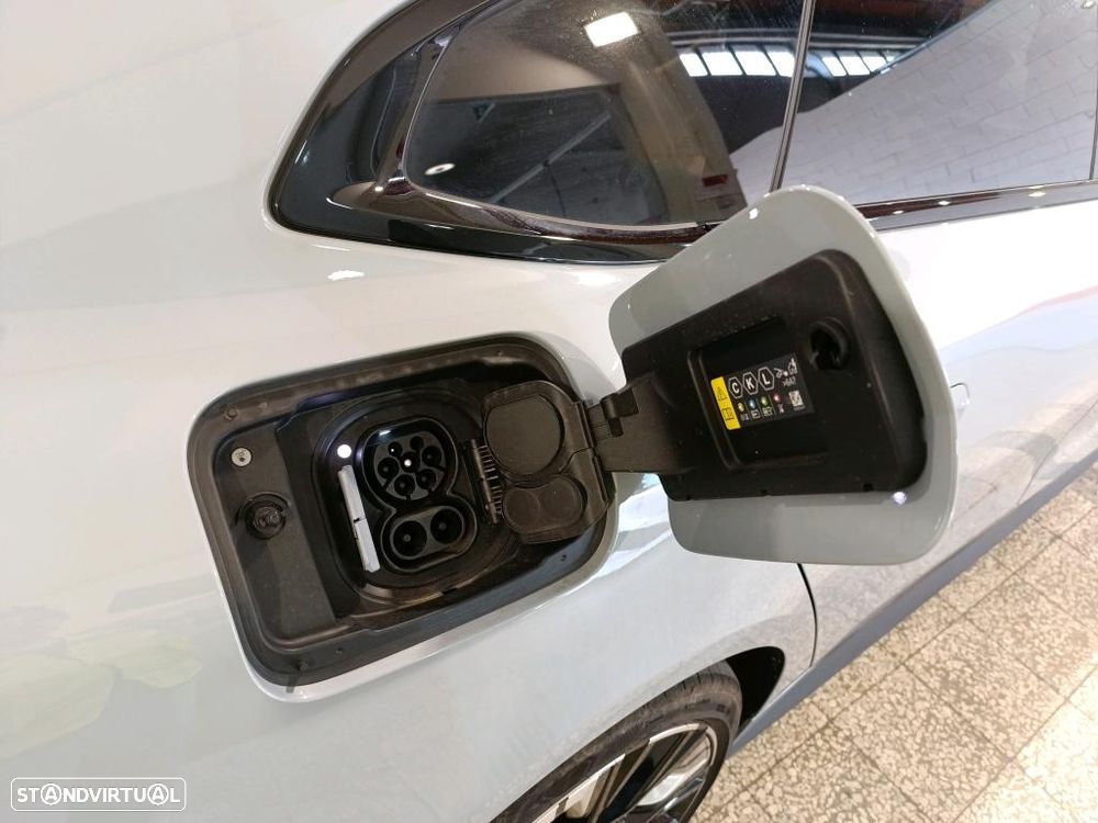BMW i4 eDrive35 Edição Desportiva M - 11