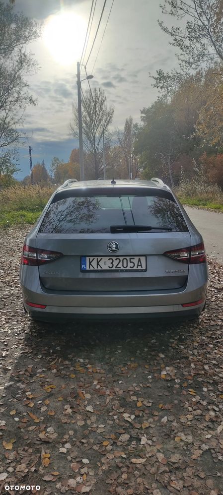 Skoda Superb 2.0 TDI L&K DSG - 10