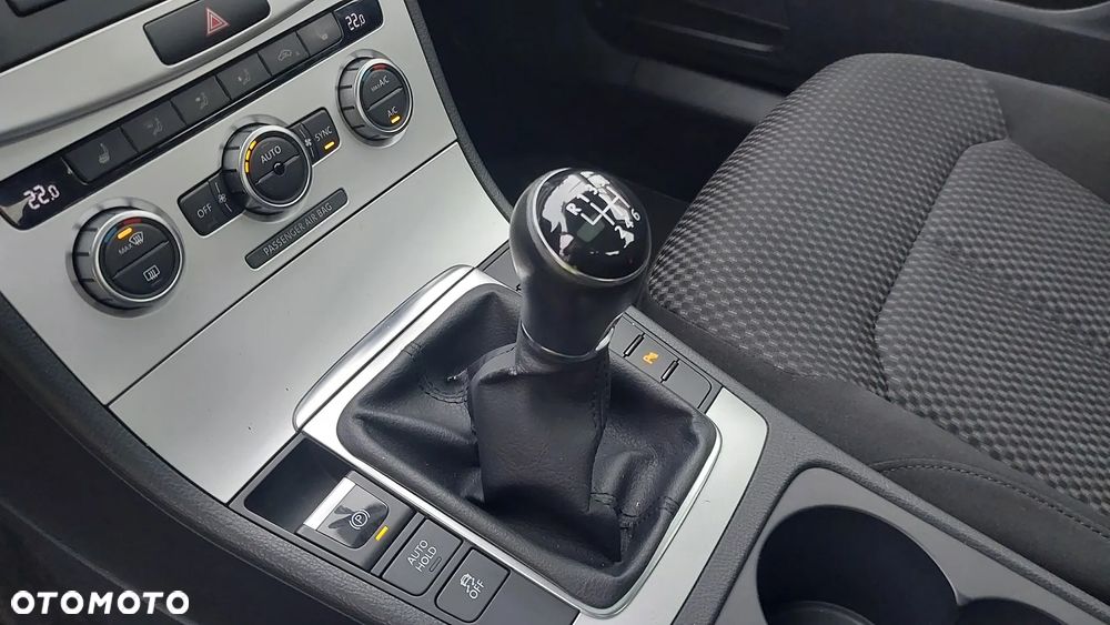 Volkswagen Passat 1.4 TSI BlueMotion Technology Comfortline - 9