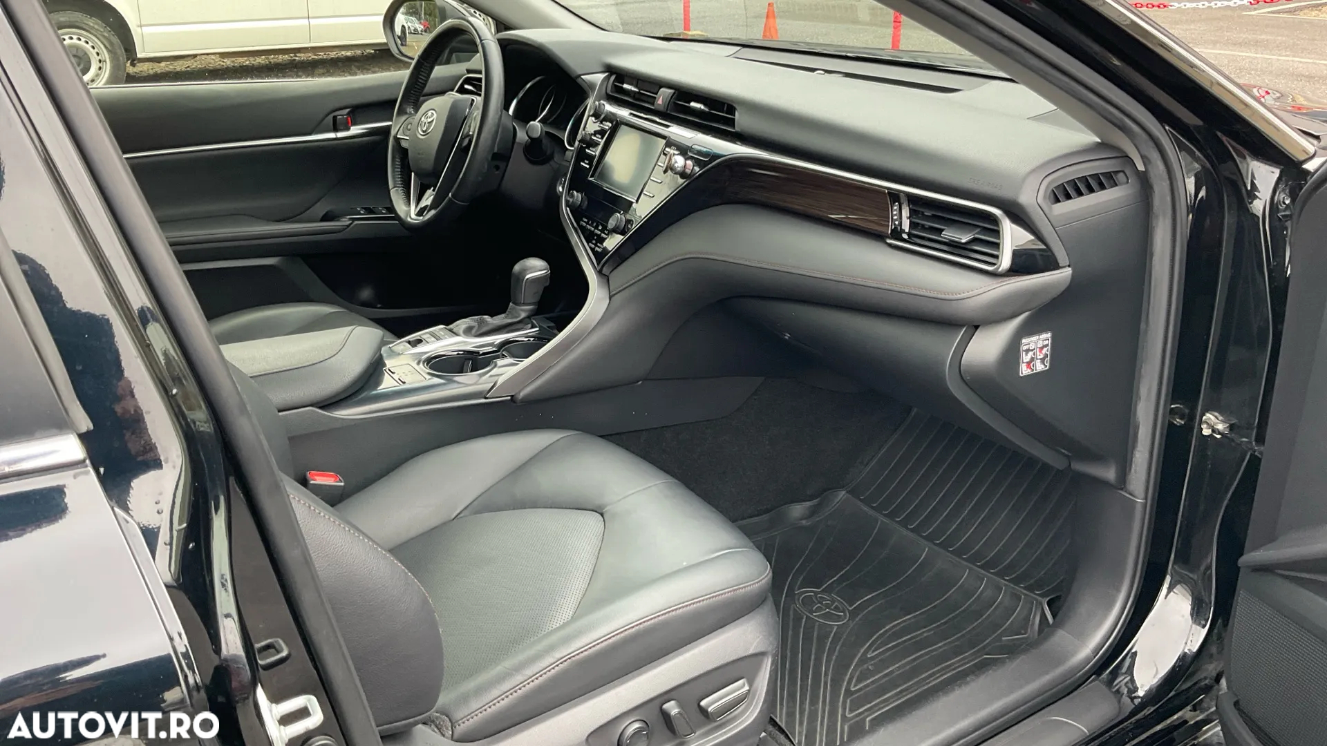 Toyota Camry 2.5 Hybrid Business - 6