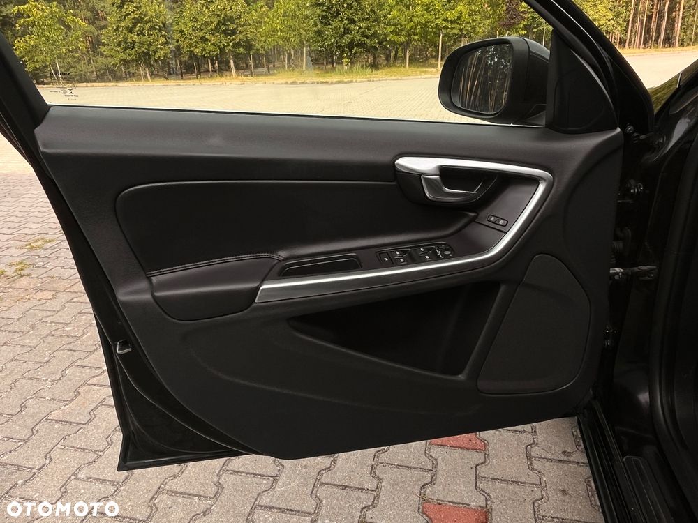 Volvo V60 D3 Momentum - 19