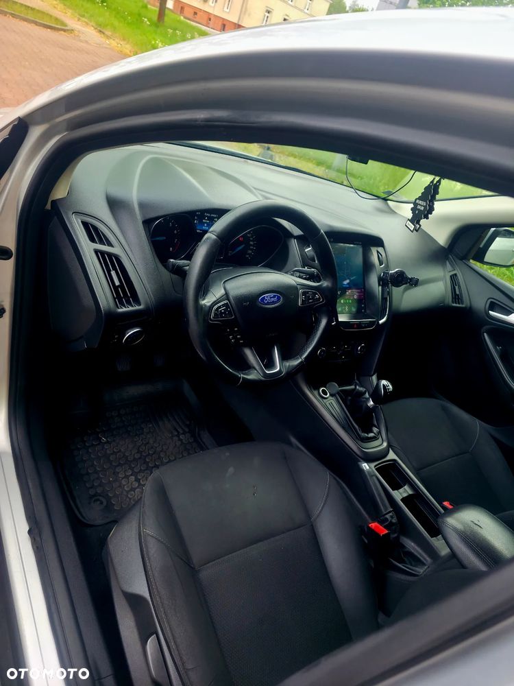 Ford Focus 1.6 Trend - 10