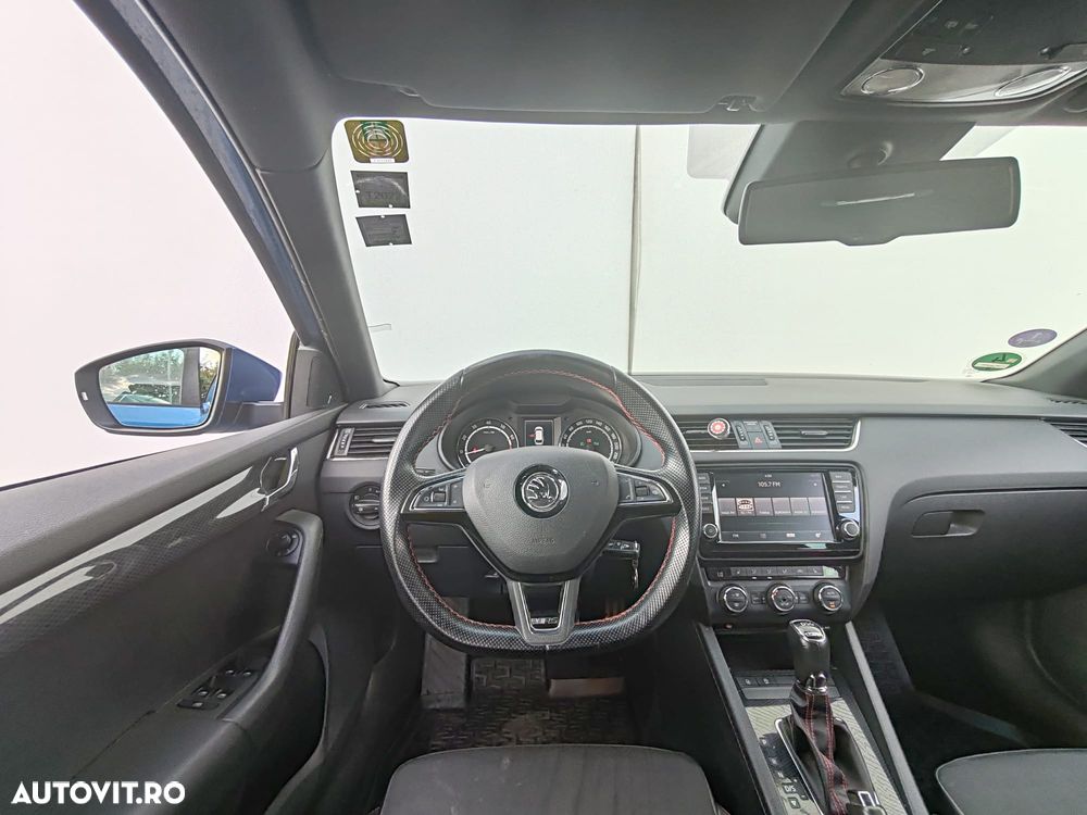 Skoda Octavia 2.0 TSI DSG RS - 10