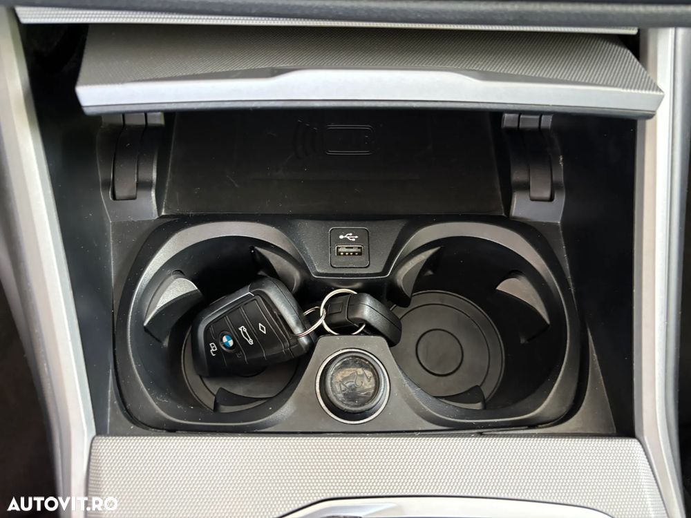BMW Seria 3 318d Aut. Advantage - 25