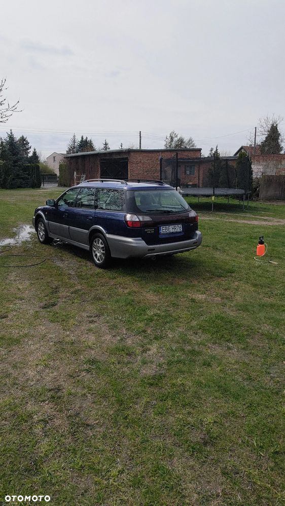 Subaru Outback 3.0 H6 - 4