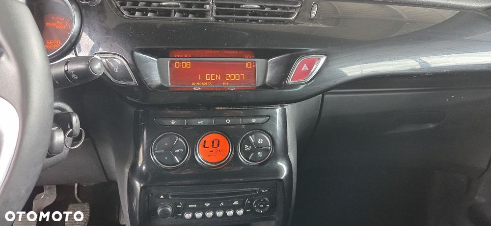 Citroën DS3 HDi 90 FAP (99g) SoChic - 14