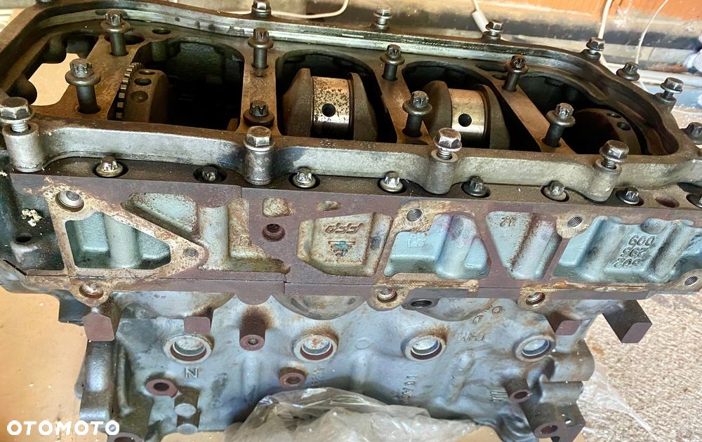 Blok silnika , słupek ,Iveco Daily ,dół,  3.0 Euro 6 z wałem i tłokami po regeneracji ! - 13