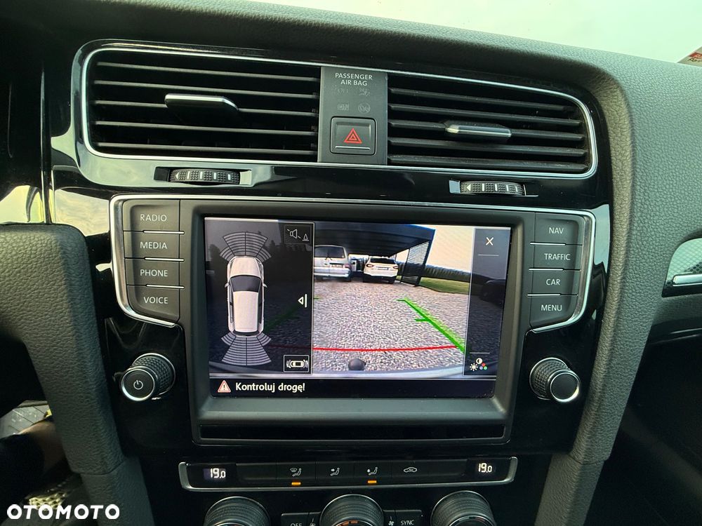 Volkswagen Golf 2.0 TDI (BlueMotion Technology) Highline - 23