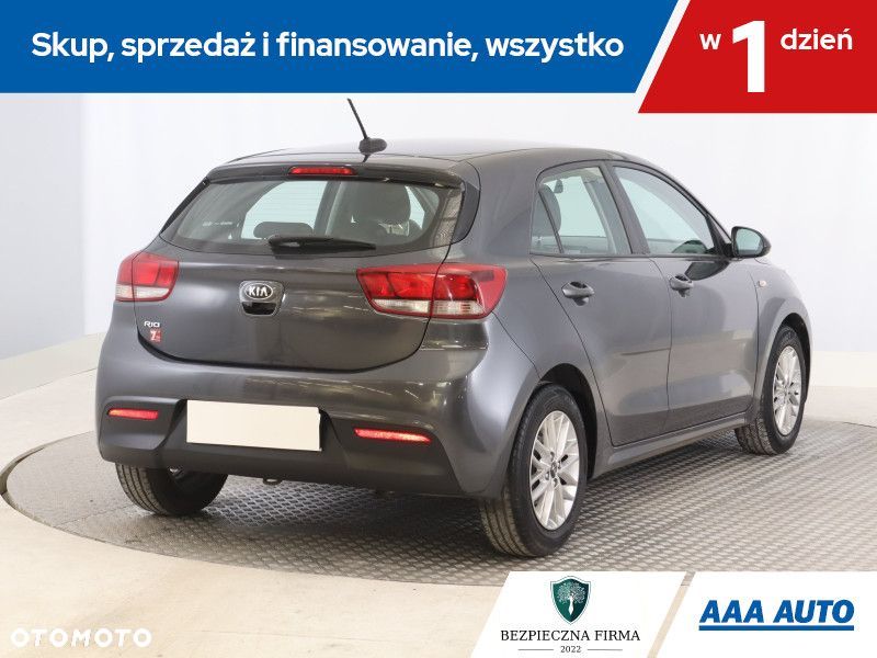 Kia Rio - 7