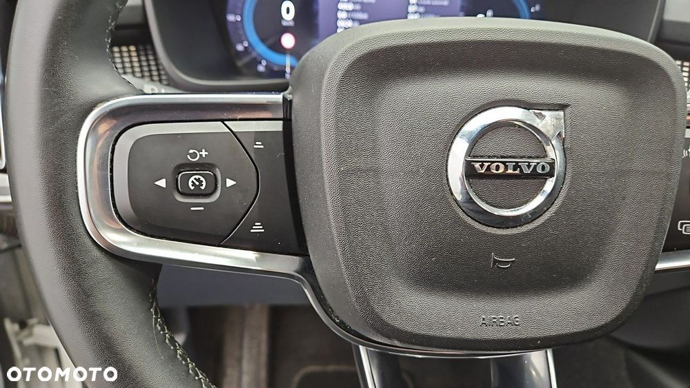 Volvo XC 40 B3 Plus Bright - 16