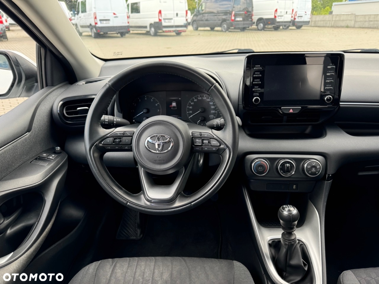 Toyota Yaris 1.5 Comfort - 17