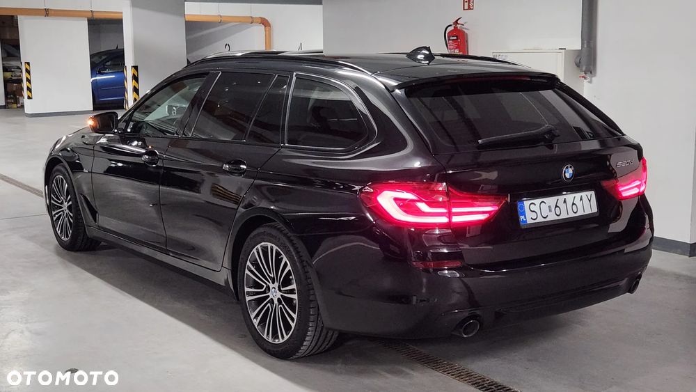 BMW Seria 5 520d Sport Line - 9