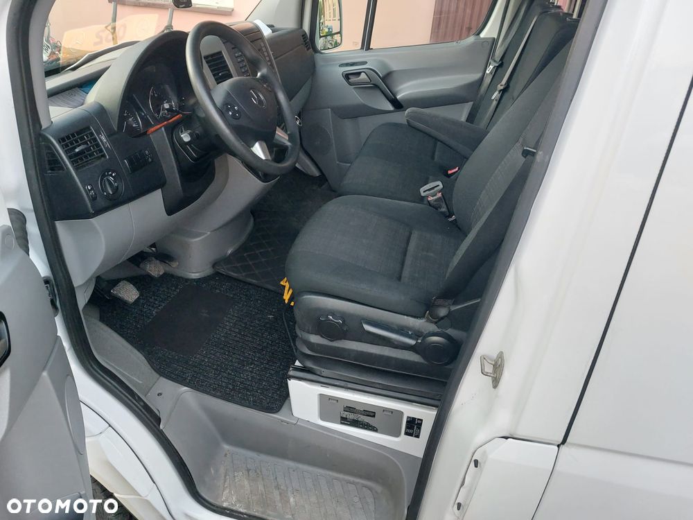 Mercedes-Benz Sprinter - 16