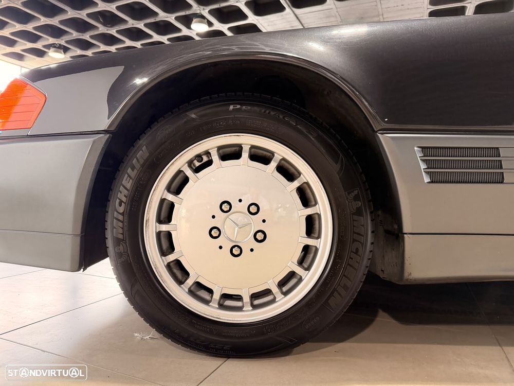 Mercedes-Benz SL 500 Standard - 35
