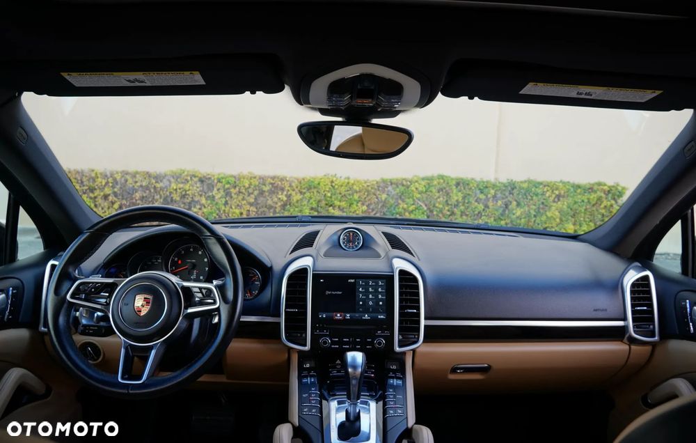 Porsche Cayenne Standard - 25