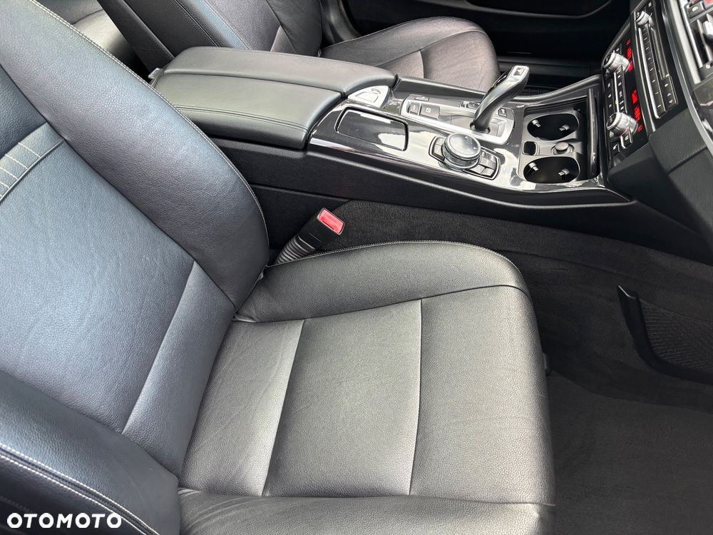 BMW Seria 5 520d Luxury Line - 25