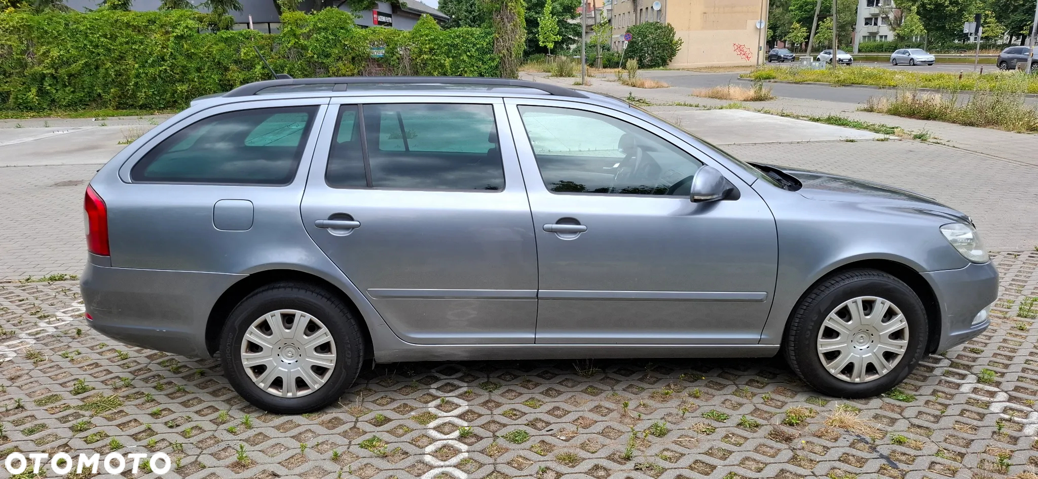 Skoda Octavia 1.6 Ambiente - 6