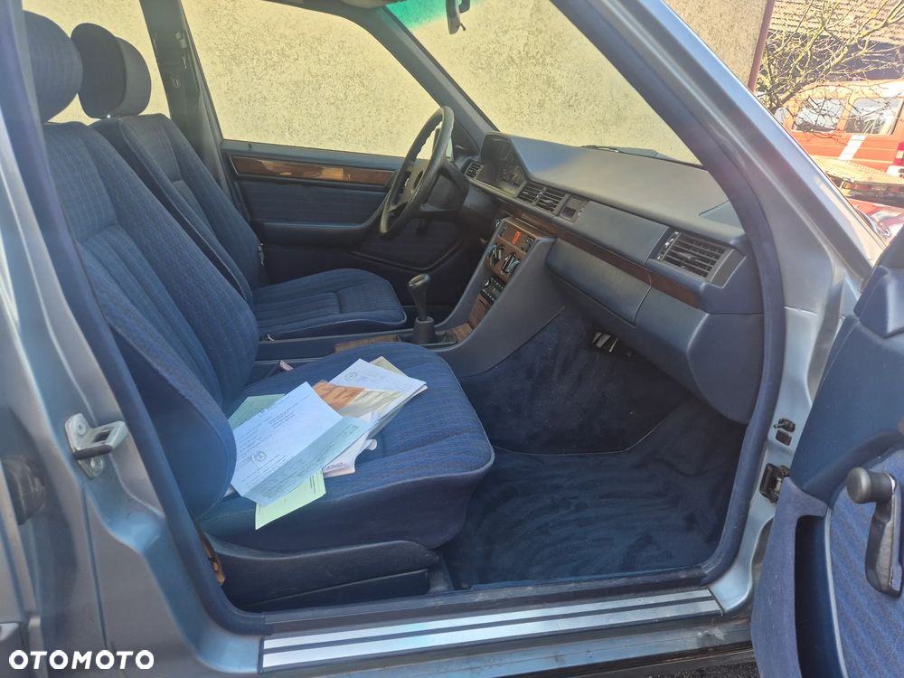 Mercedes-Benz W124 (1984-1993) - 20