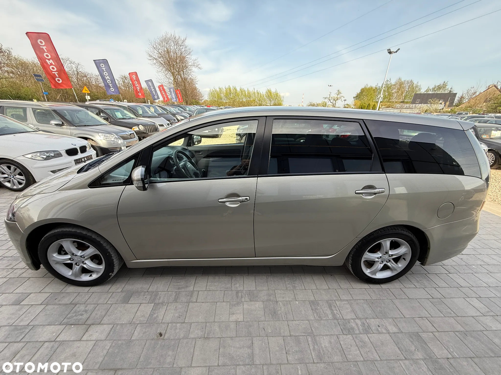 Mitsubishi Grandis 2.4 Intense - 19
