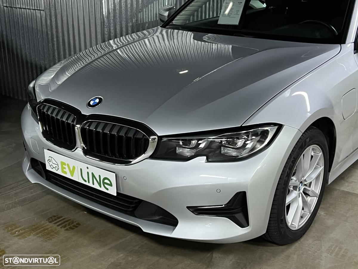 BMW 330 e Touring Corporate Edition Auto - 14