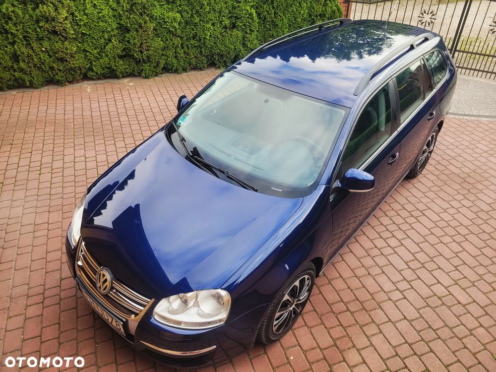 Volkswagen Golf 1.6 Tour Edition - 1