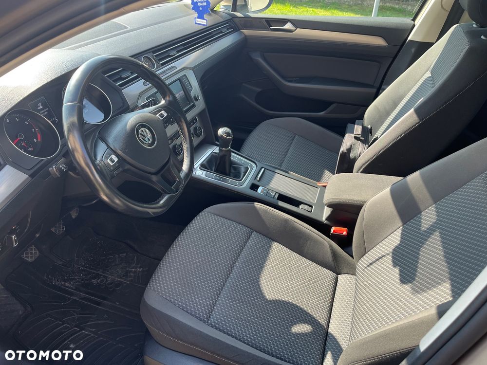 Volkswagen Passat 1.4 TSI (BlueMotion Technology) Trendline - 16