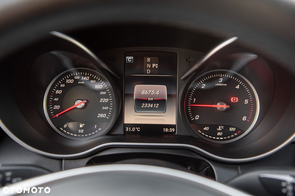 Mercedes-Benz Klasa C 250 (BlueTEC) d 7G-TRONIC AMG Line - 26