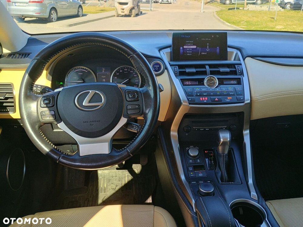 Lexus NX 300h Comfort AWD - 18