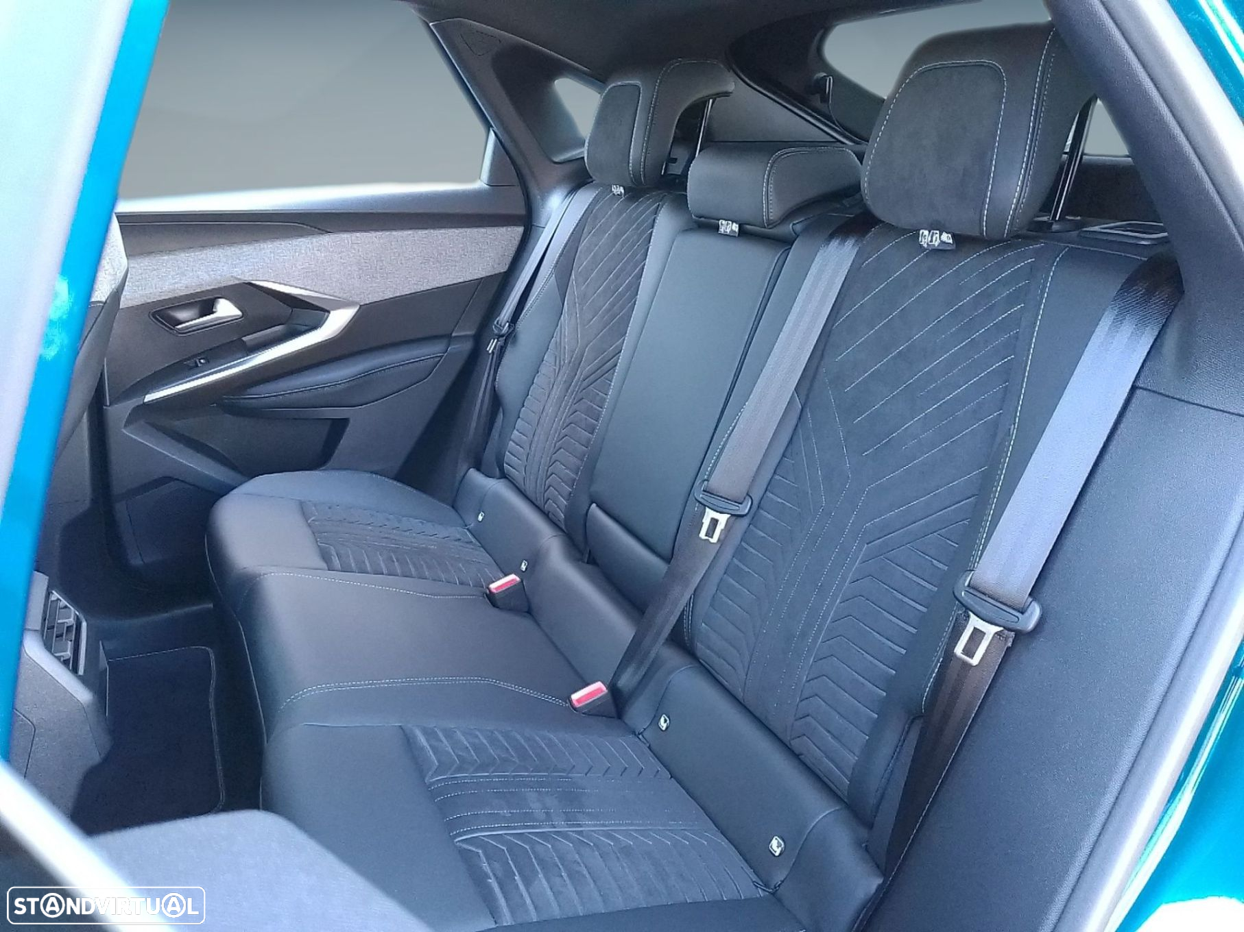Peugeot E-3008 73 kWh GT - 14