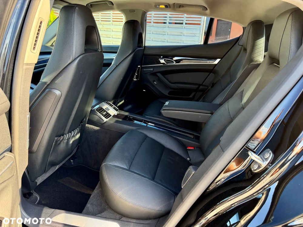 Porsche Panamera 4 PDK Edition - 20