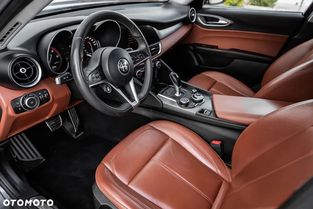 Alfa Romeo Giulia 2.2 Diesel AT8 Advanced Efficiency - 16
