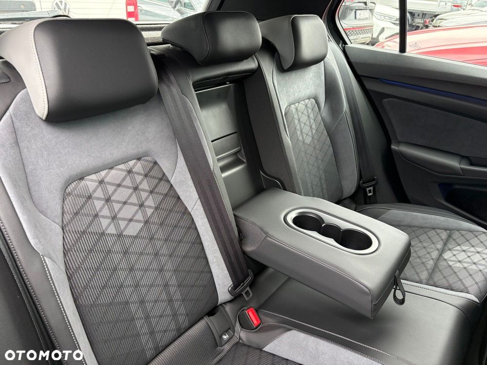Volkswagen Golf - 16