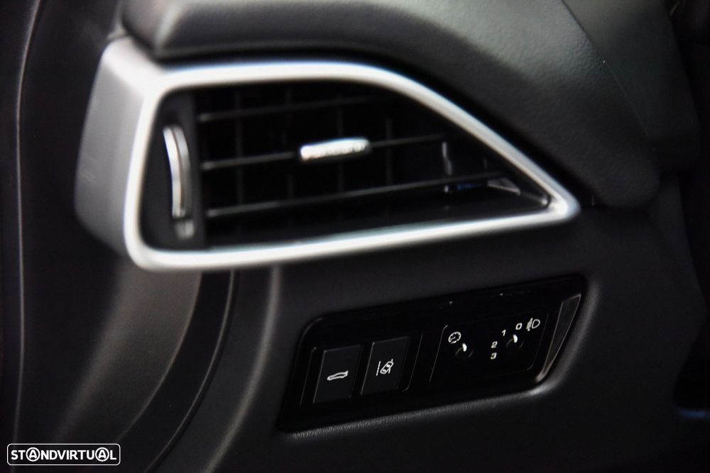 Jaguar XE 2.0 D Portfolio Aut. - 14