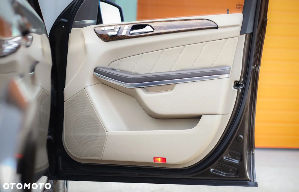 Mercedes-Benz GL 450 4Matic 7G-TRONIC - 27