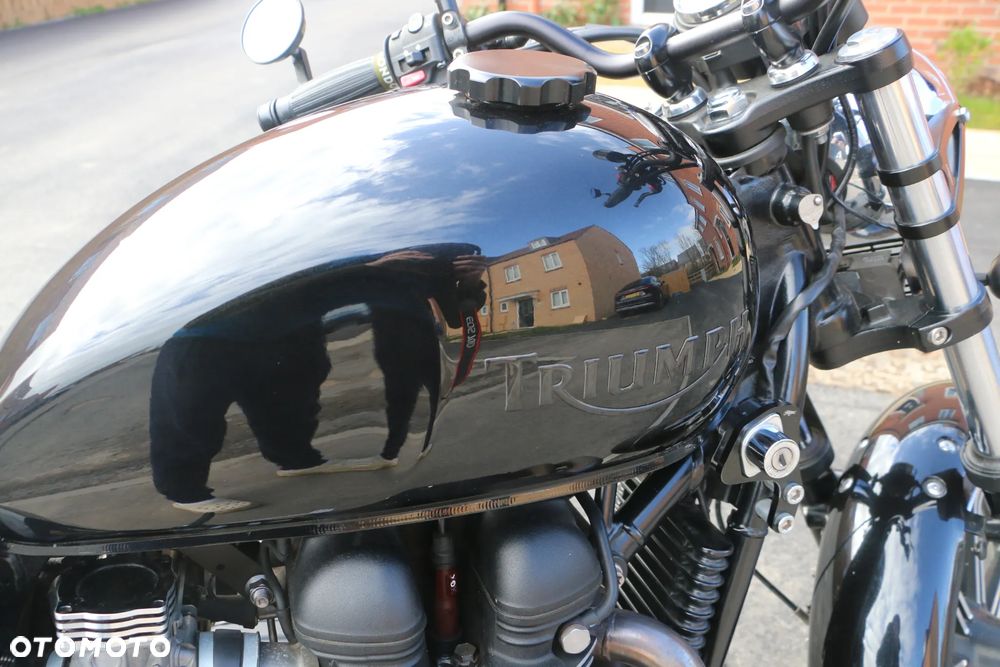 Triumph Bonneville - 11