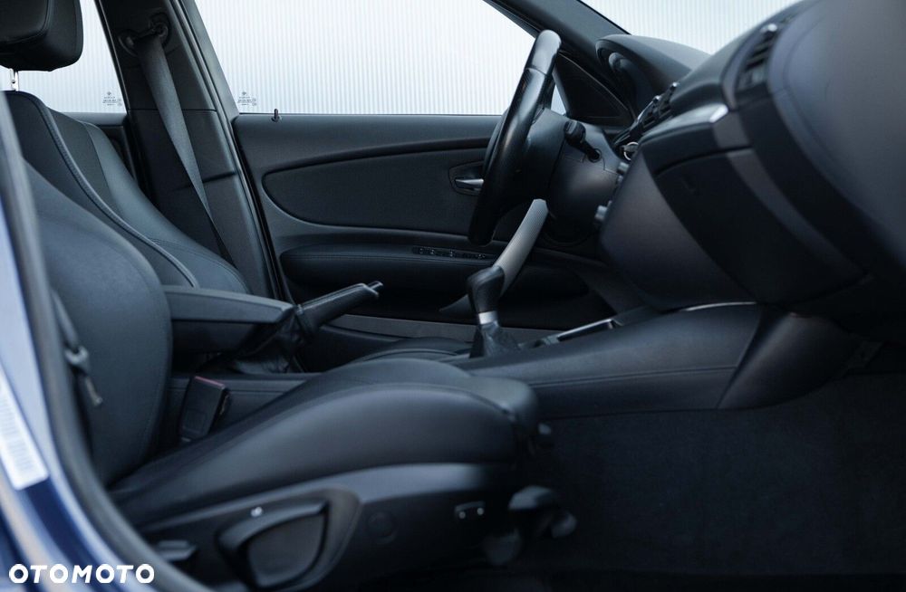 BMW Seria 1 130i - 25