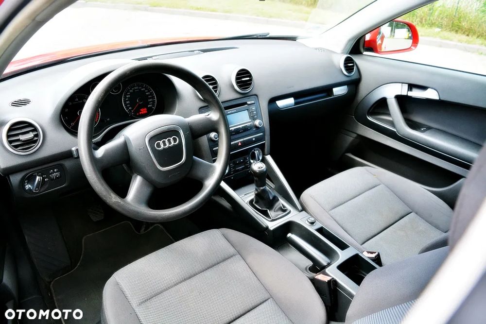 Audi A3 3-drzwiowe 1.6 Ambition - 6