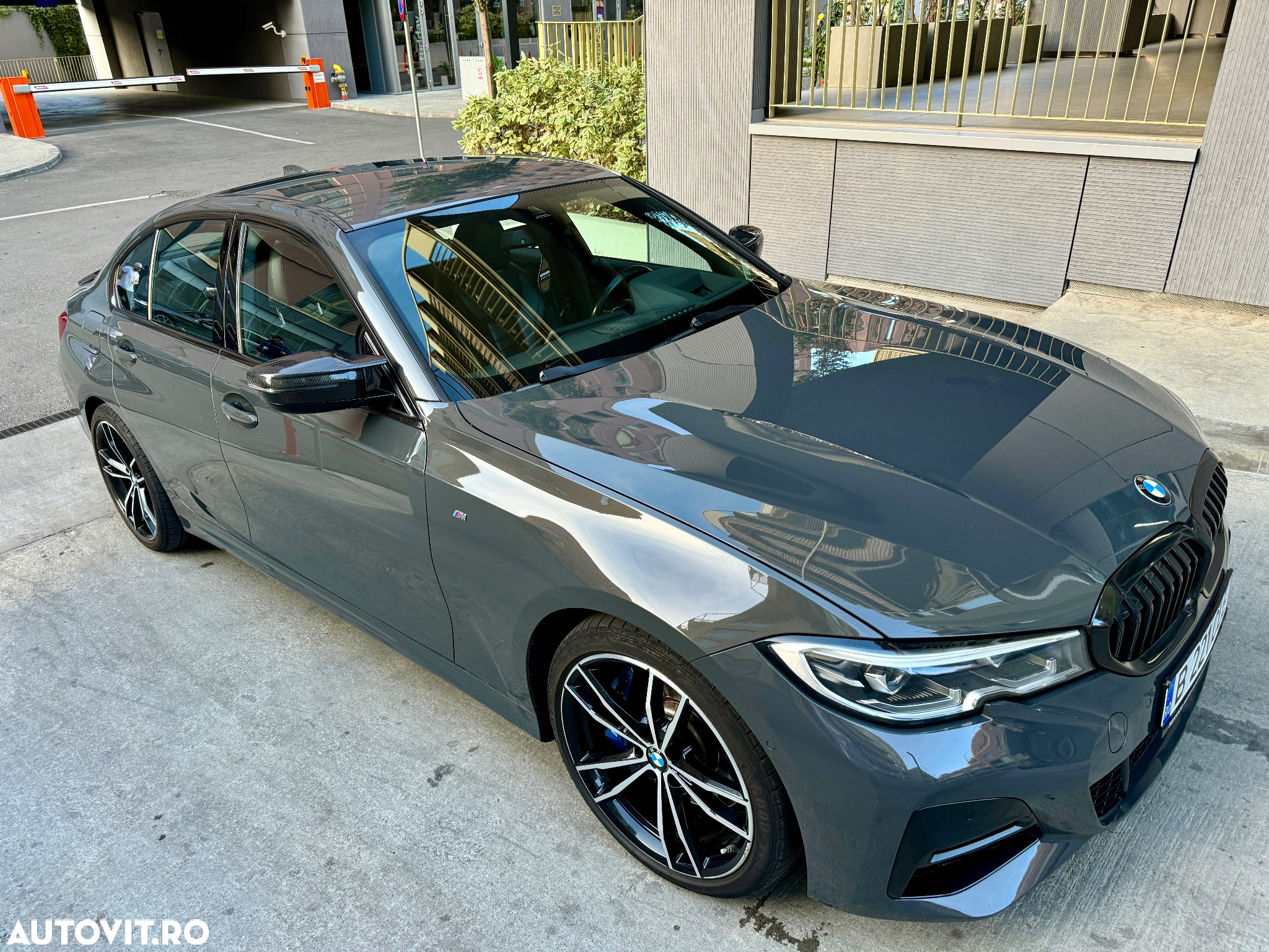 BMW Seria 3 330i AT M Sport - 9