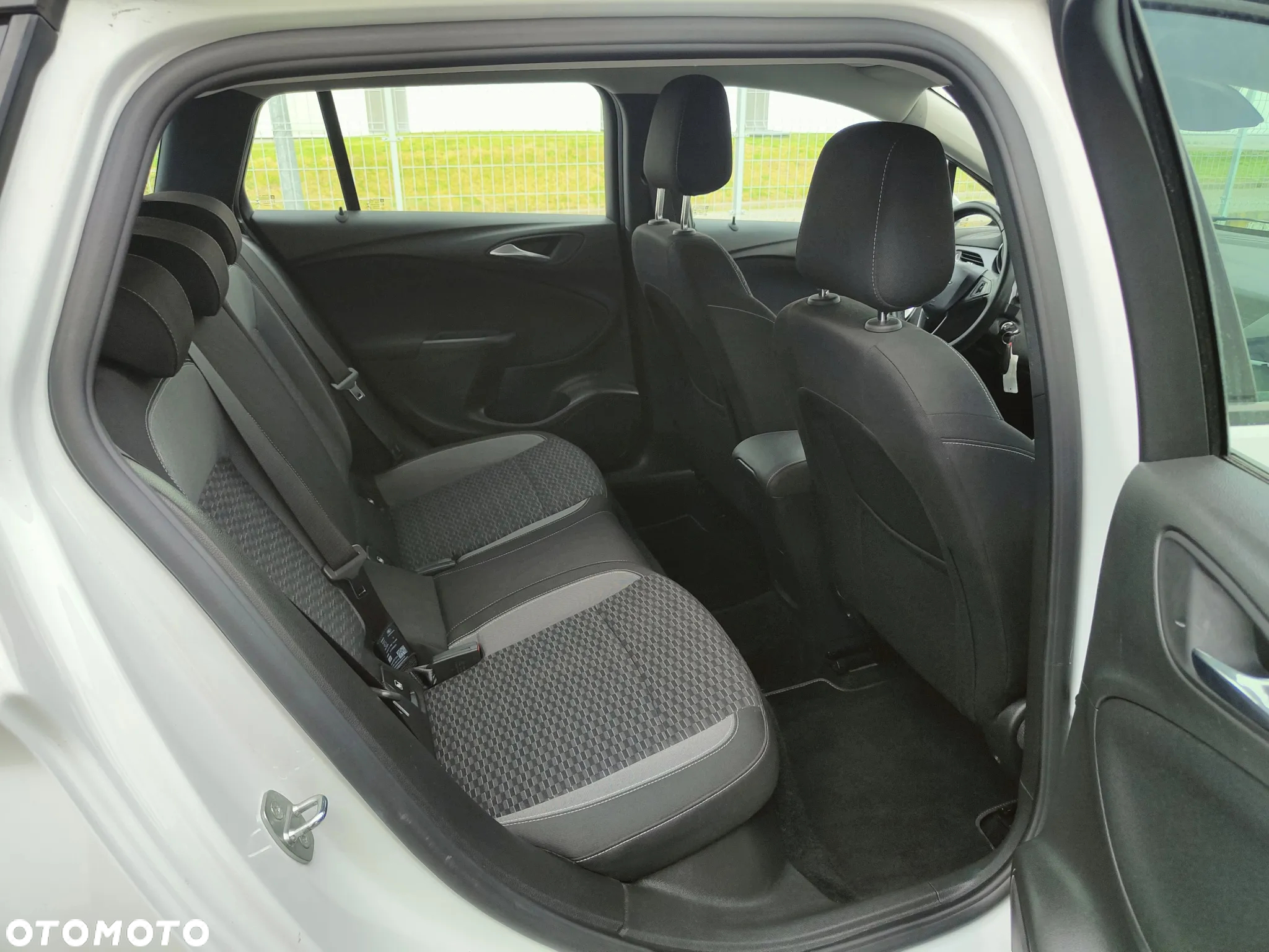 Opel Astra 1.4 Turbo Start/Stop Sports Tourer St Business Edition - 13