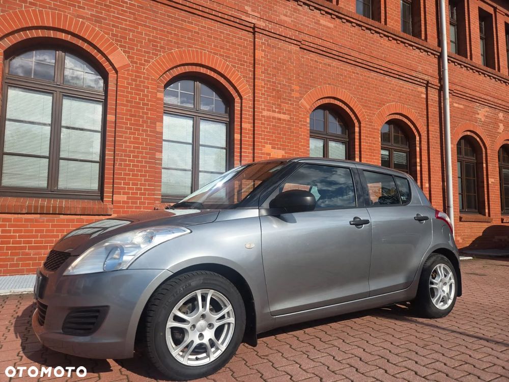 Suzuki Swift - 1