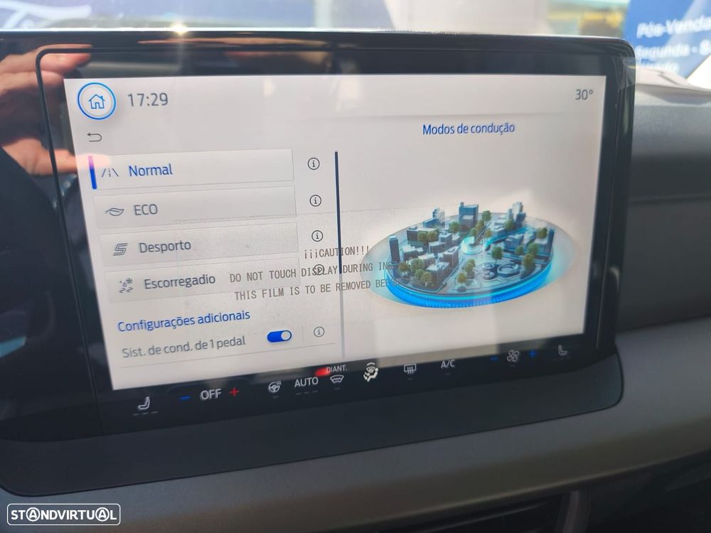 Ford Tourneo Courier 54 kWh Titanium - 10