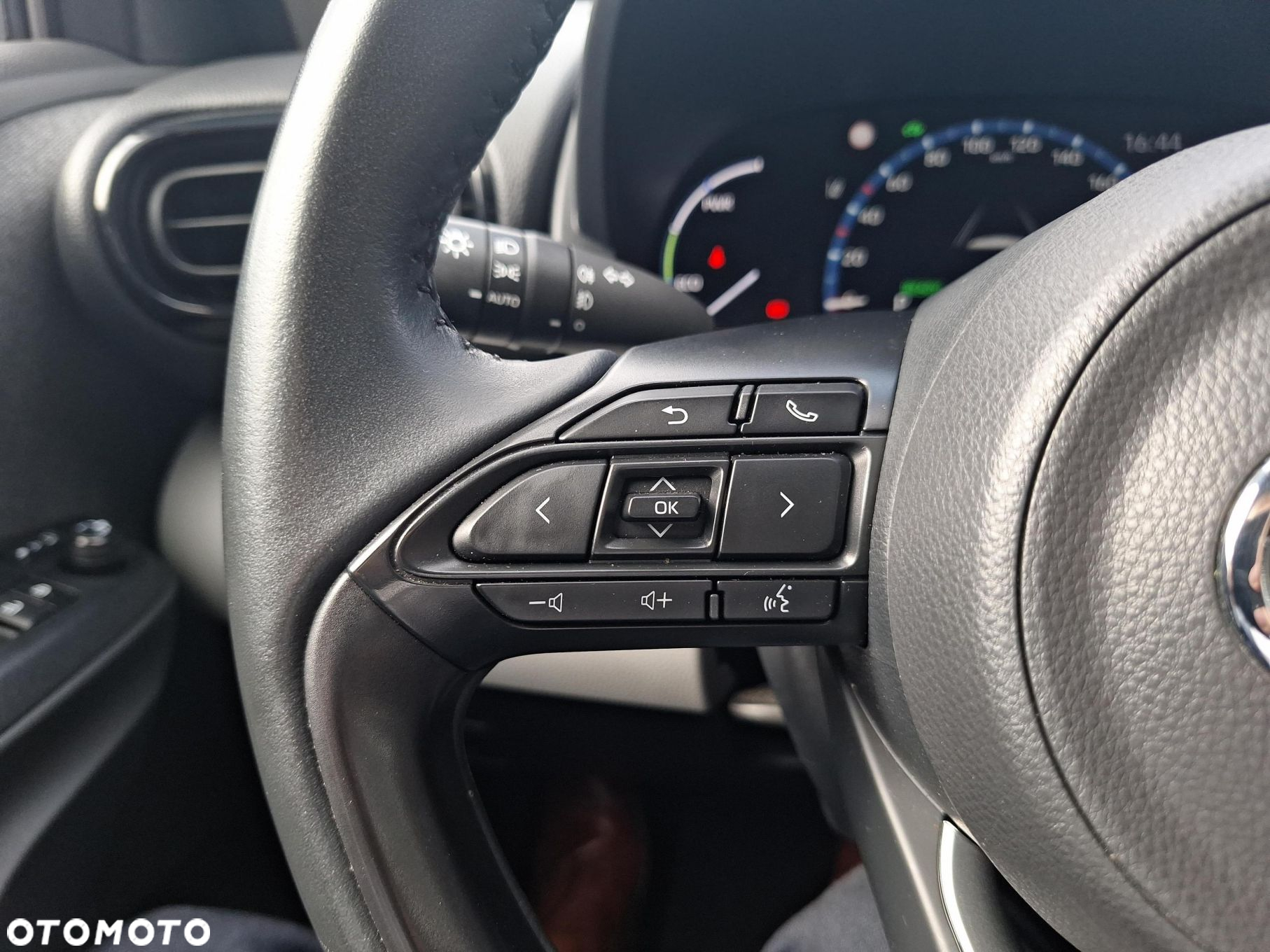 Toyota Yaris Cross Hybrid 1.5 Comfort - 24